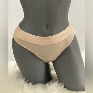 Victoria’s Secret Pink Logo Thong Elastic Underwear Panty. NWT